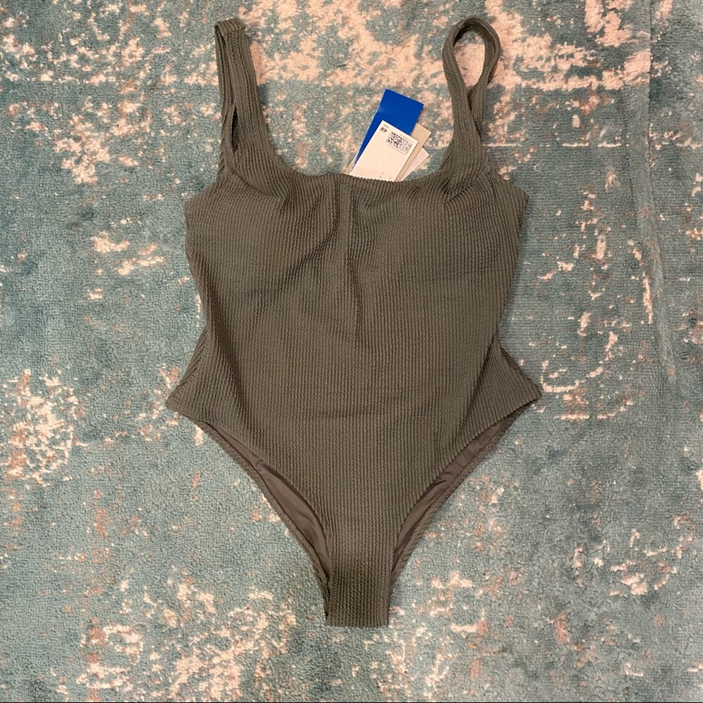 H&M green ribbed one piece bathing suit